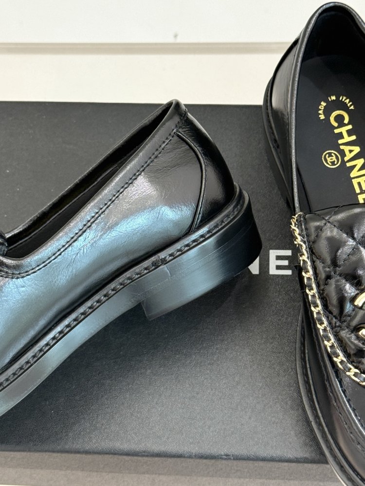 Лоферы кожаные женские фото 6