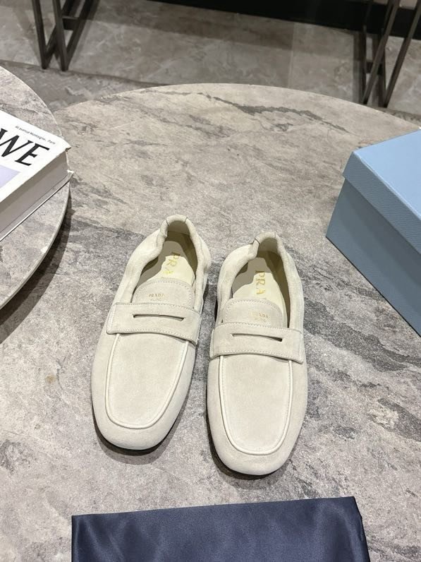 Лоферы кожаные женские фото 7