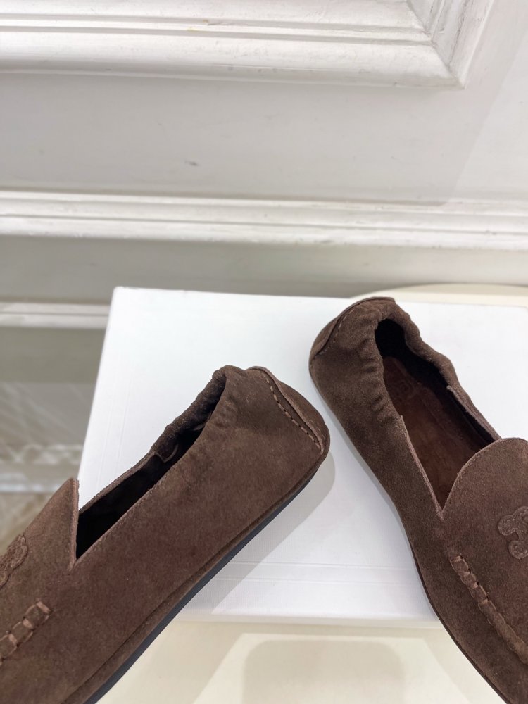 Лоферы кожаные женские фото 7