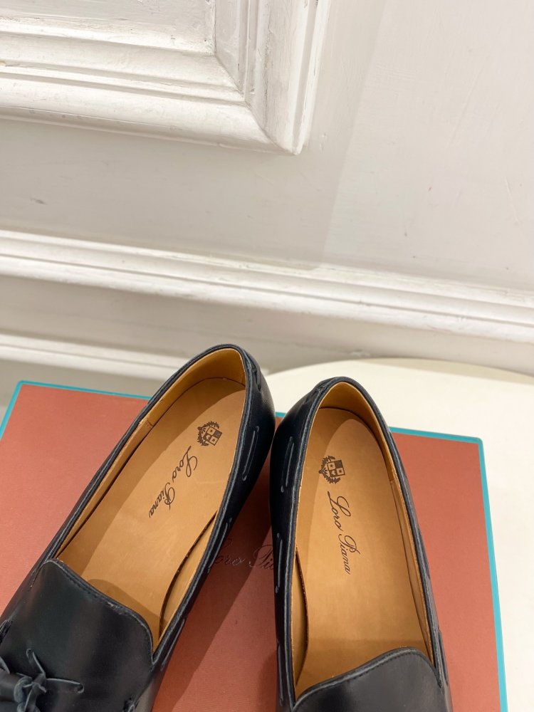 Лоферы кожаные женские фото 7