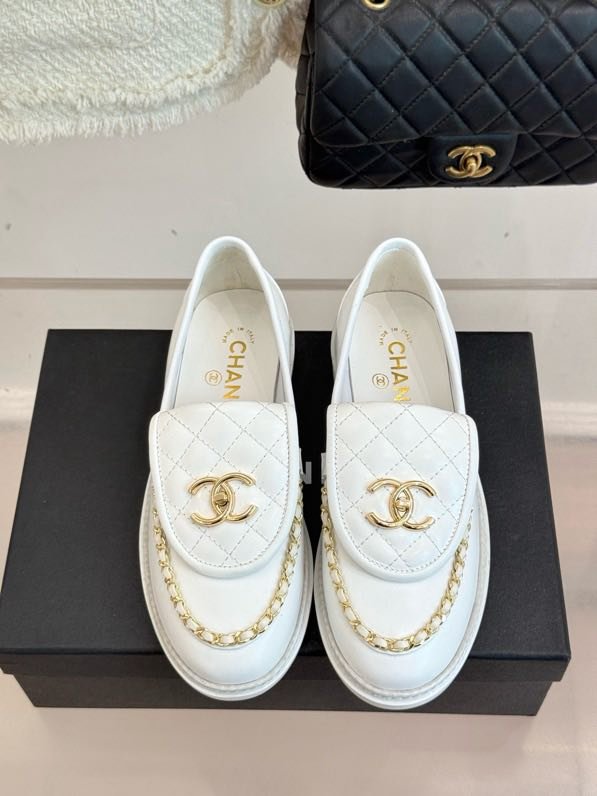 Лоферы шкіряні жіночі фото 7