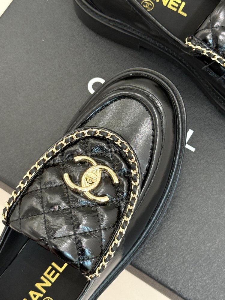 Лоферы кожаные женские фото 7