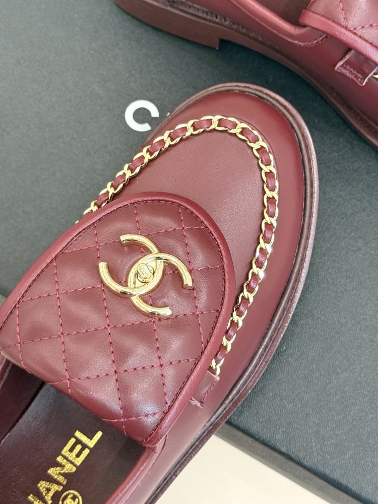 Лоферы кожаные женские фото 7