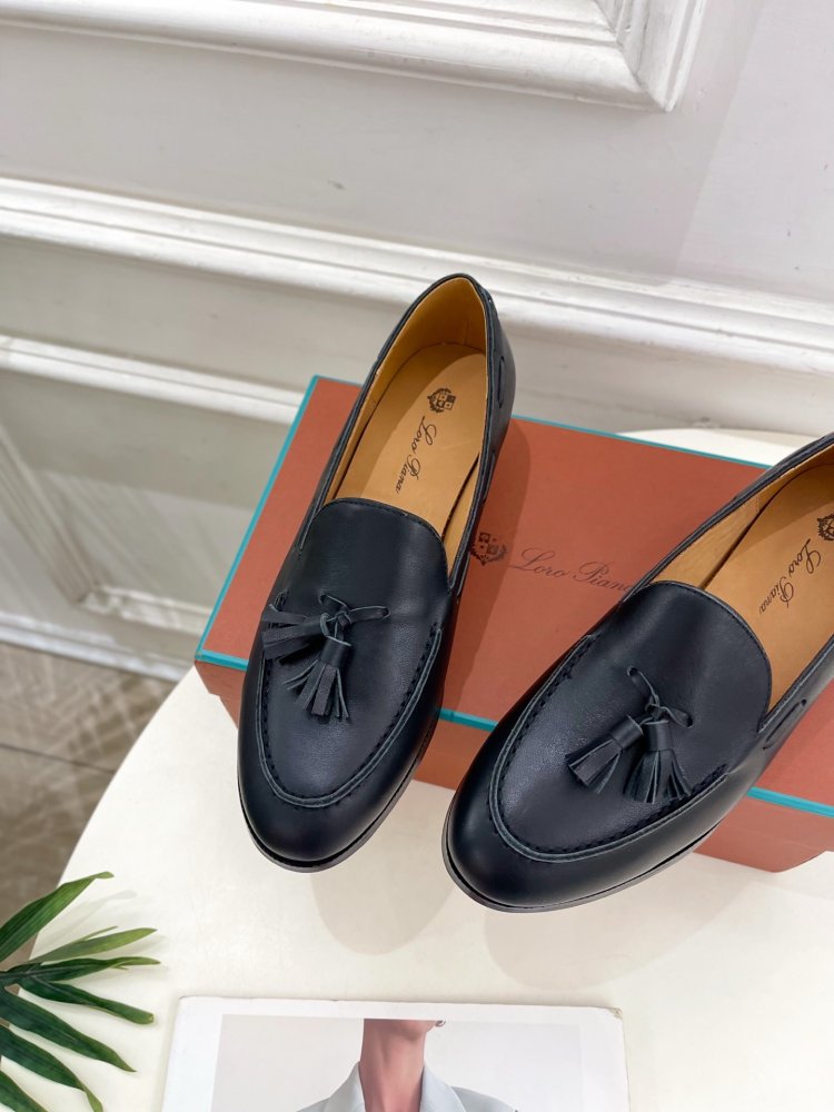 Лоферы кожаные женские фото 8