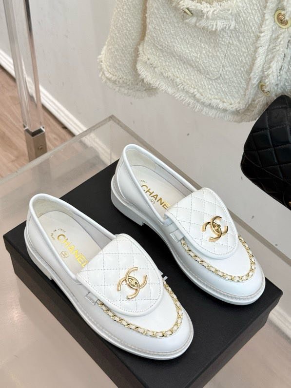 Лоферы шкіряні жіночі фото 8