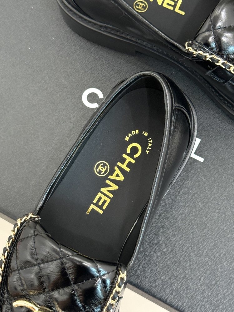 Лоферы кожаные женские фото 8