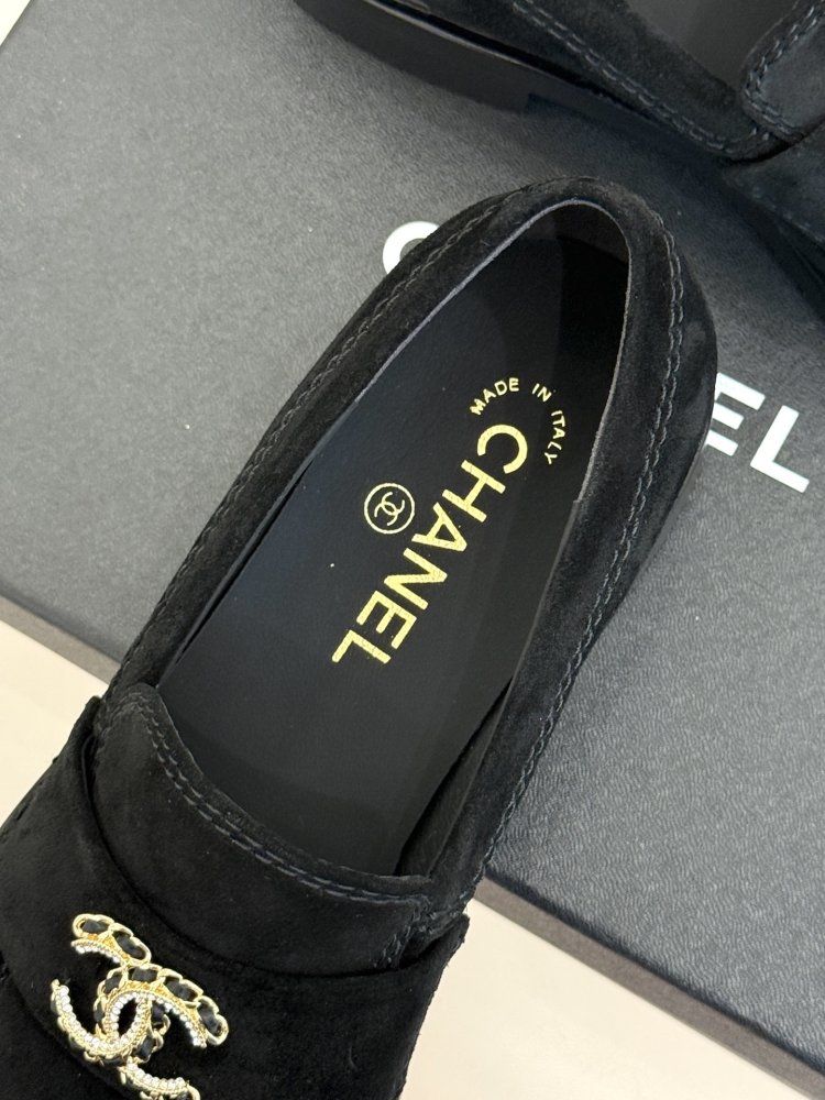 Лоферы шкіряні жіночі фото 8