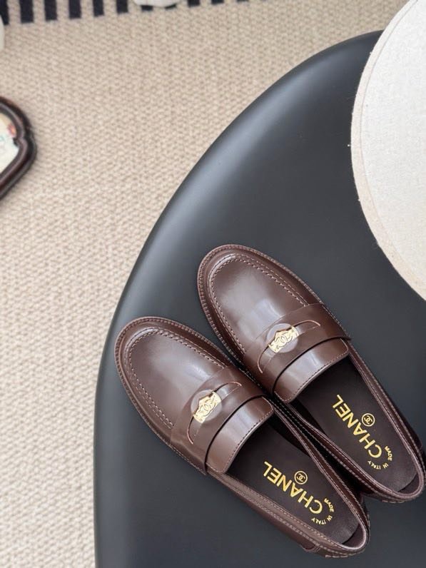 Лоферы кожаные женские фото 8