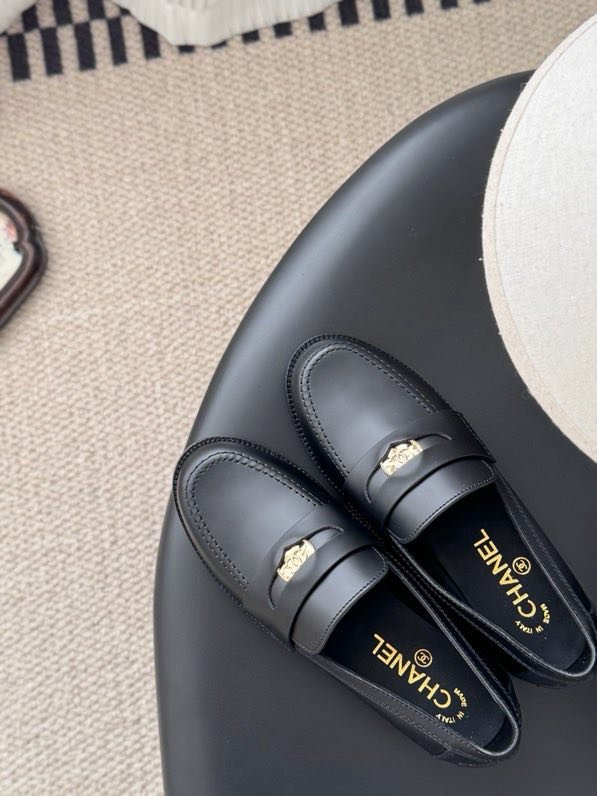 Лоферы кожаные женские фото 8