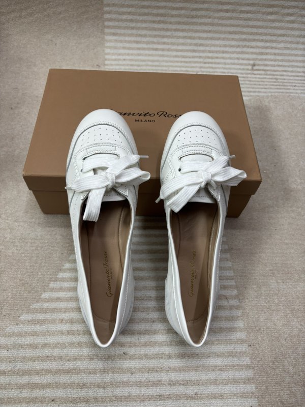 Лоферы кожаные женские фото 8