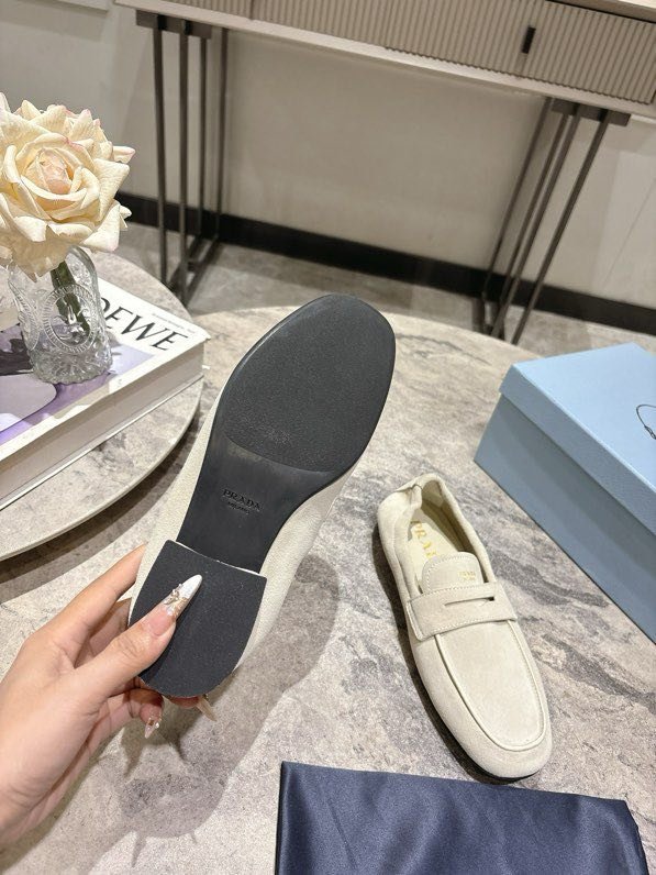 Лоферы кожаные женские фото 9