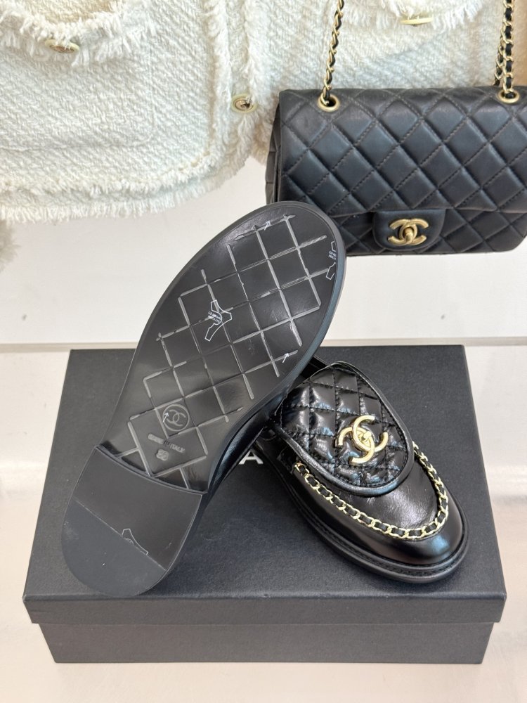 Лоферы шкіряні жіночі фото 9