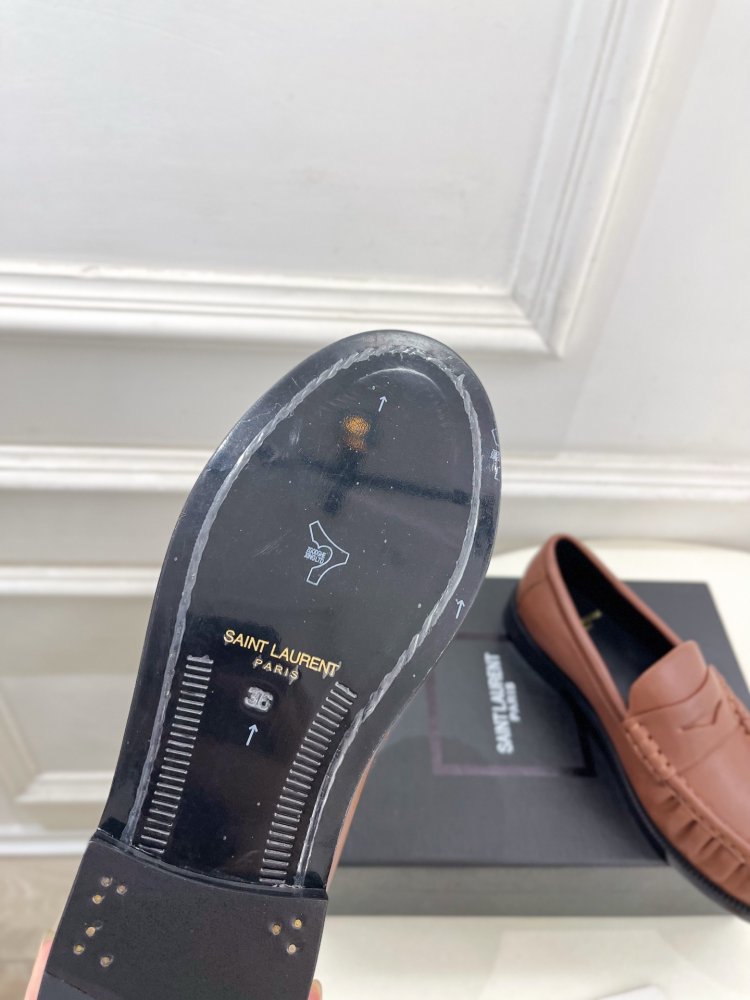 Лоферы LE LOAFER кожаные женские фото 9