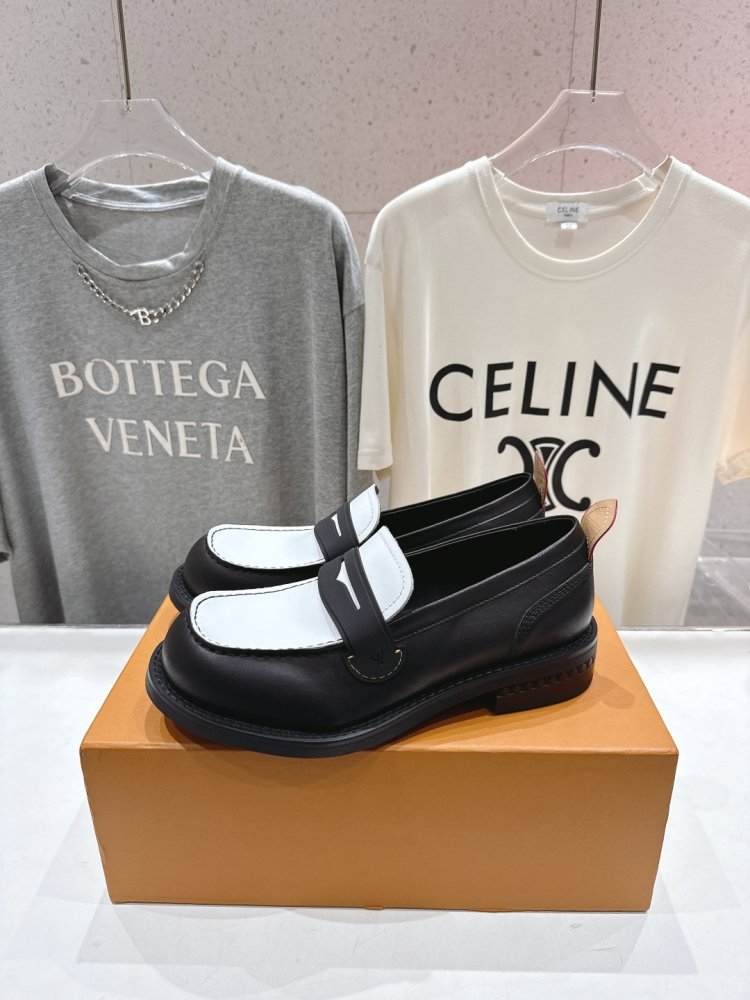 Лоферы LV Donkey женские фото 3