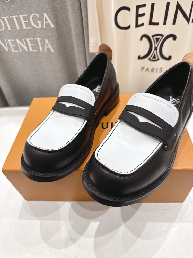 Лоферы LV Donkey женские фото 7