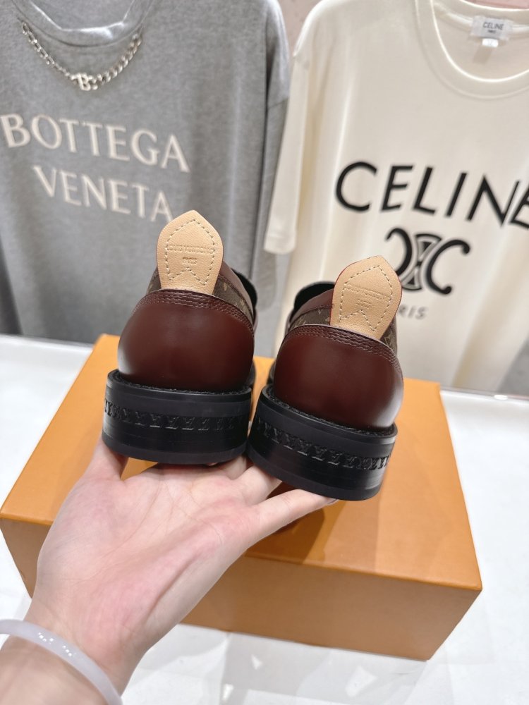 Лоферы LV Donkey женские фото 8