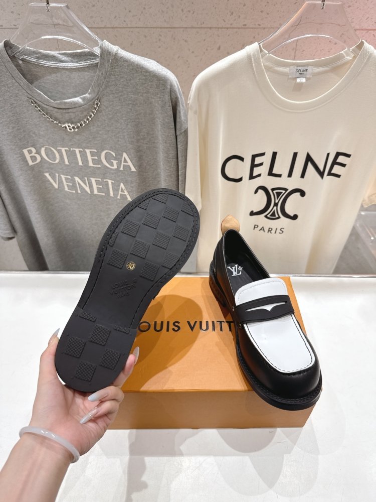 Лоферы LV Donkey женские фото 9