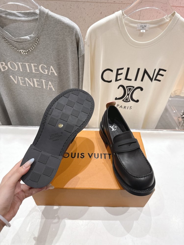 Лоферы LV Donkey женские фото 9