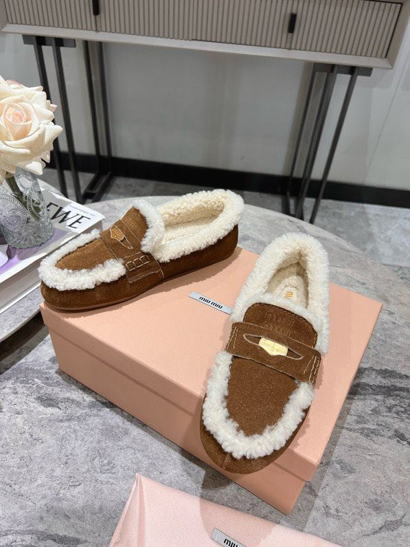 Лоферы меховые женские