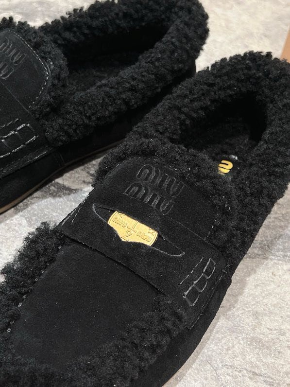 Лоферы хутряні жіночі фото 2