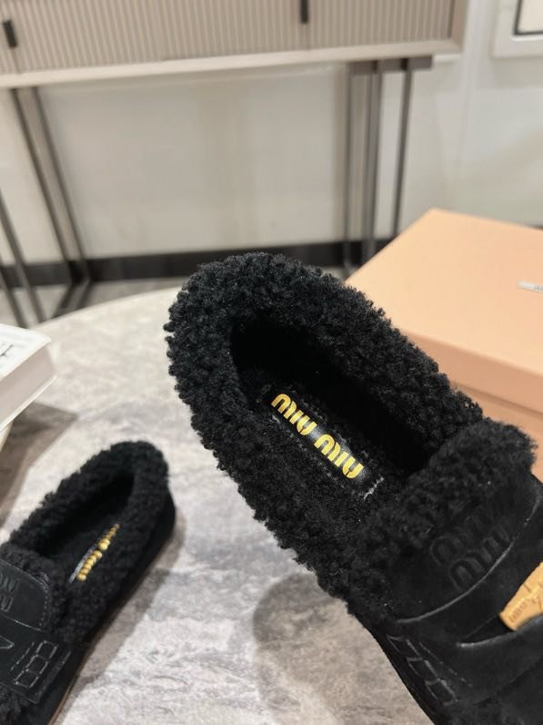 Лоферы хутряні жіночі фото 6