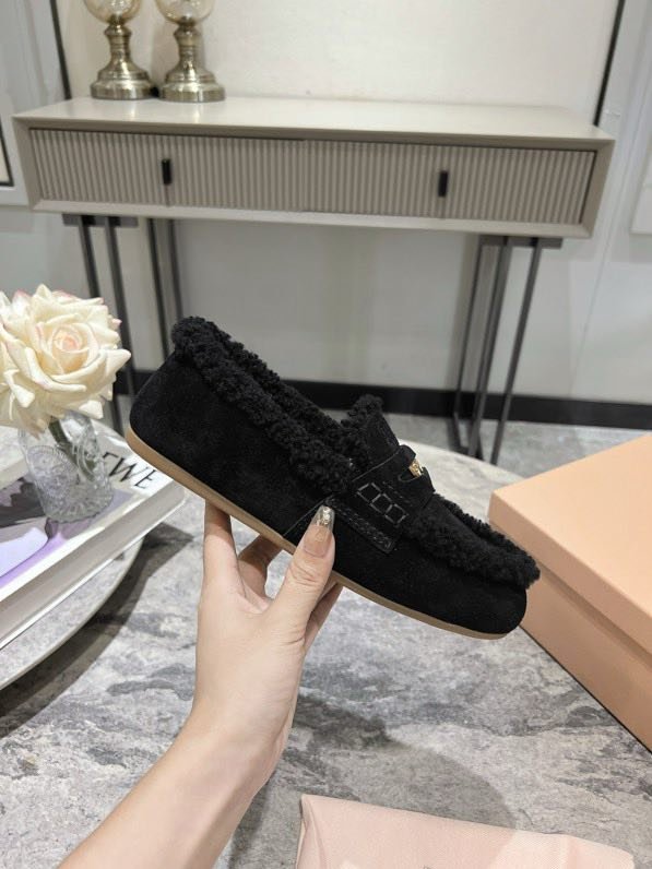 Лоферы хутряні жіночі фото 9