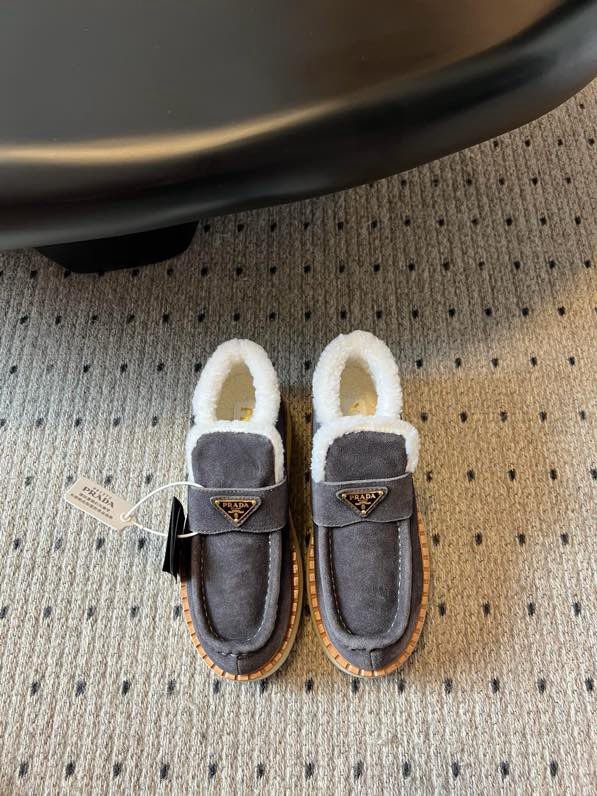 Лоферы on fur and high soled