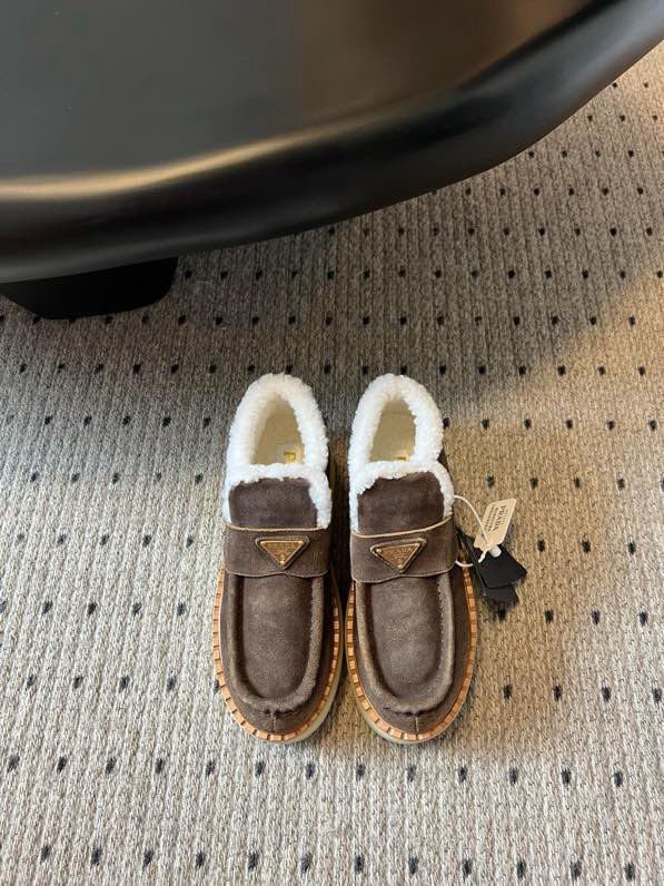 Лоферы на меху и высокой подошве