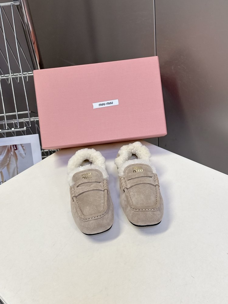 Лоферы на меху женские