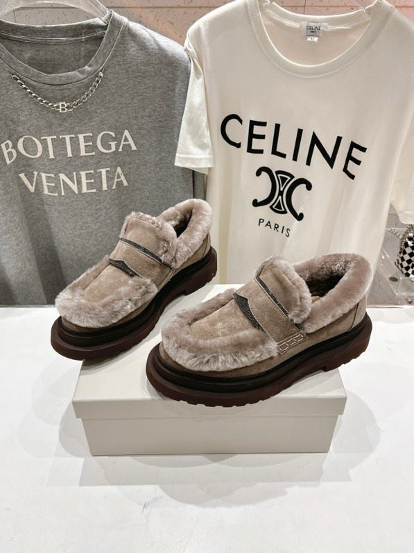 Лоферы on fur women's