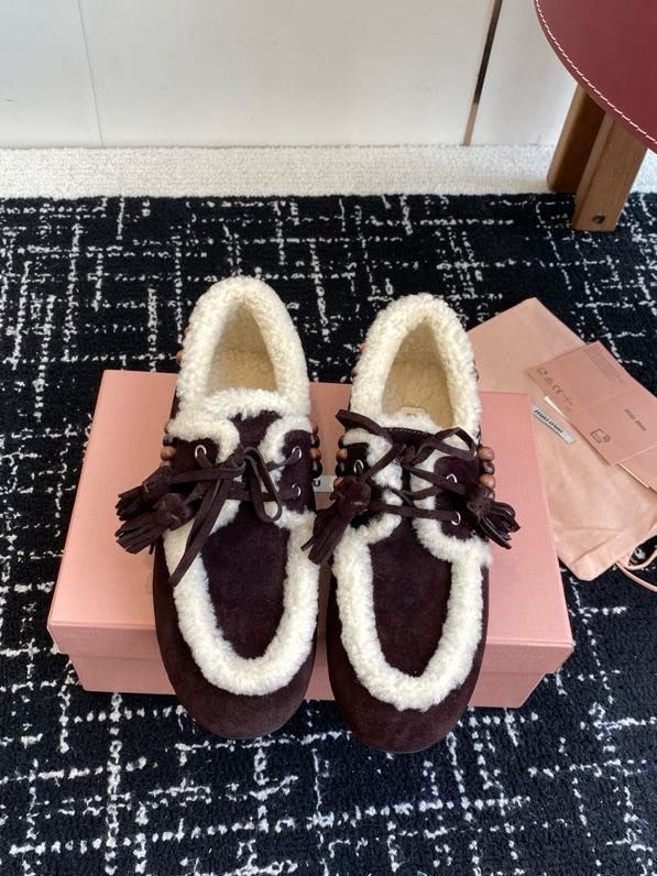 Лоферы на меху женские