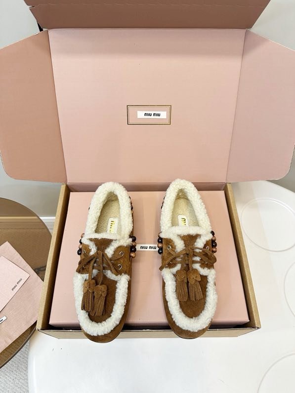 Лоферы на меху женские