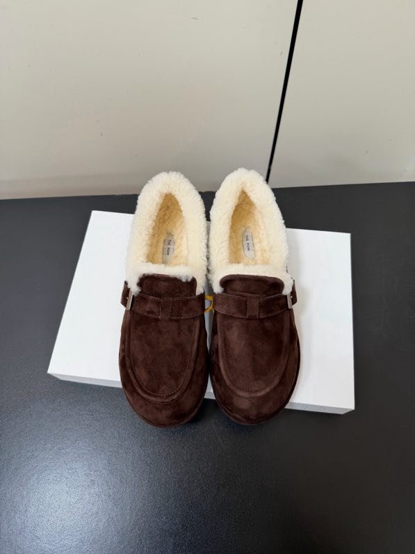 Лоферы на хутрі жіночі