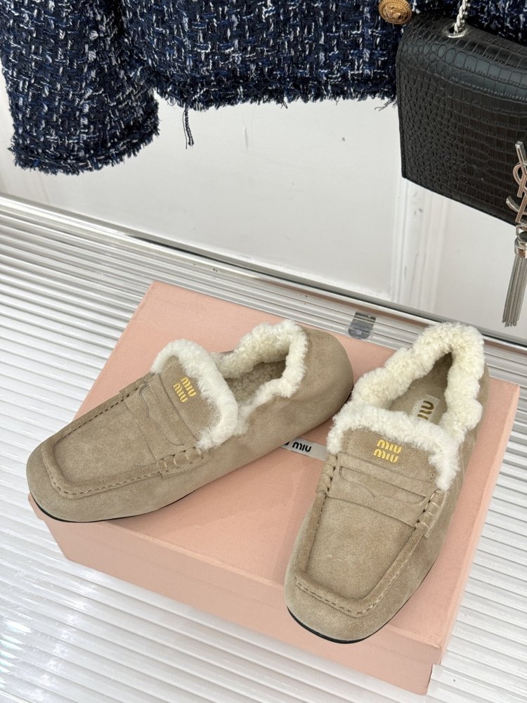 Лоферы на хутрі жіночі фото 2