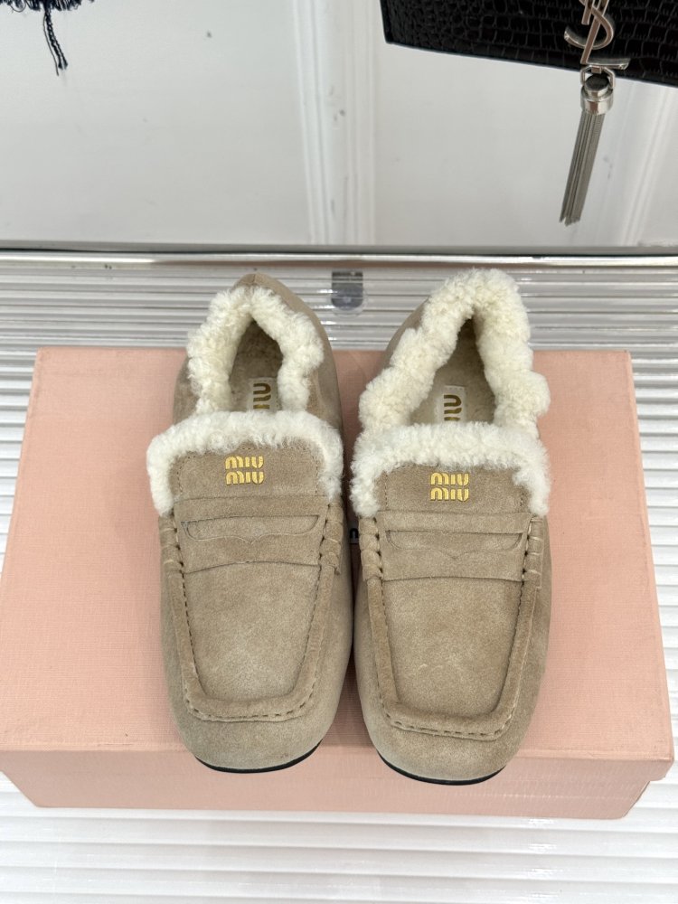 Лоферы на хутрі жіночі фото 4