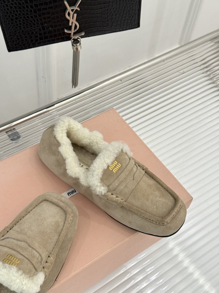 Лоферы на хутрі жіночі фото 5