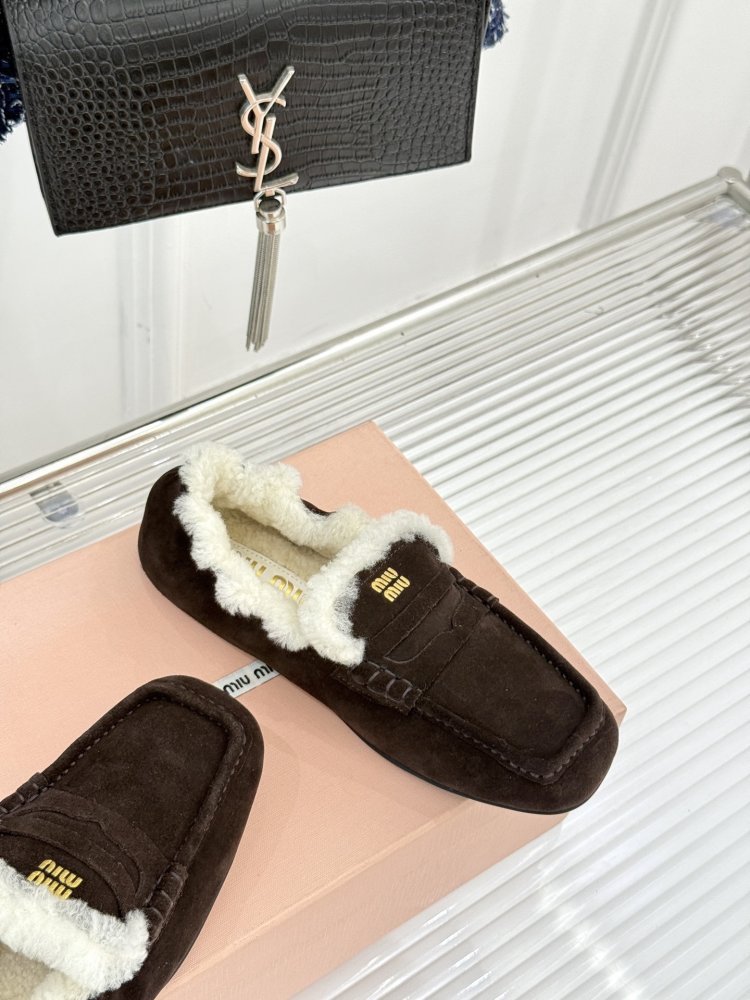 Лоферы на хутрі жіночі фото 5