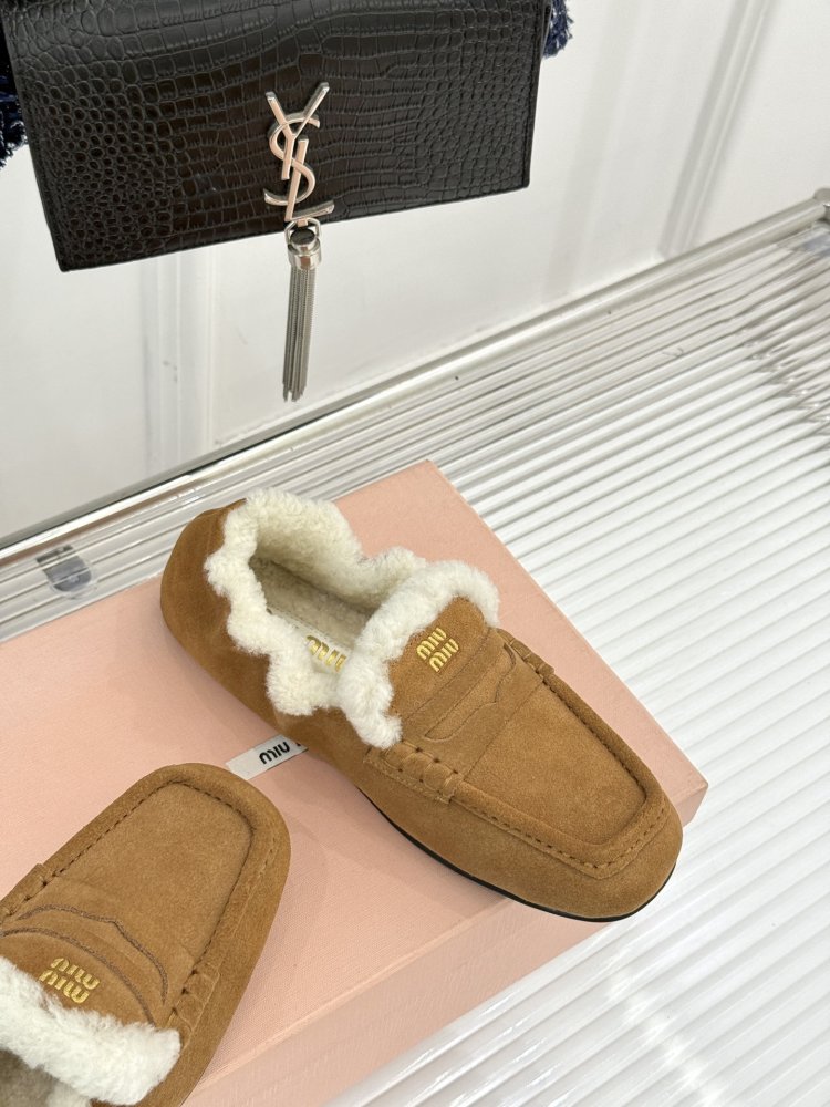 Лоферы на хутрі жіночі фото 5