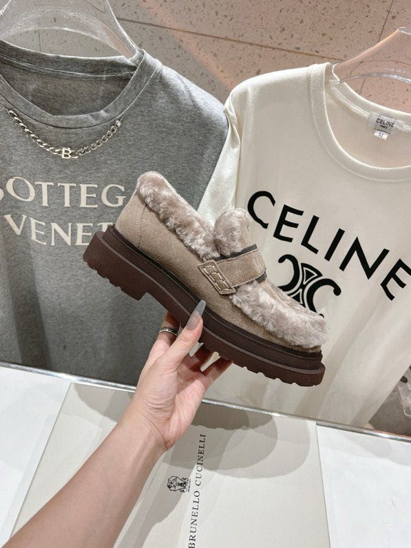 Лоферы on fur women's фото 5