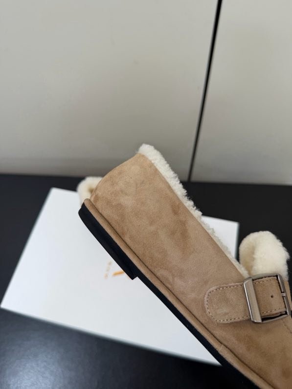 Лоферы на хутрі жіночі фото 5