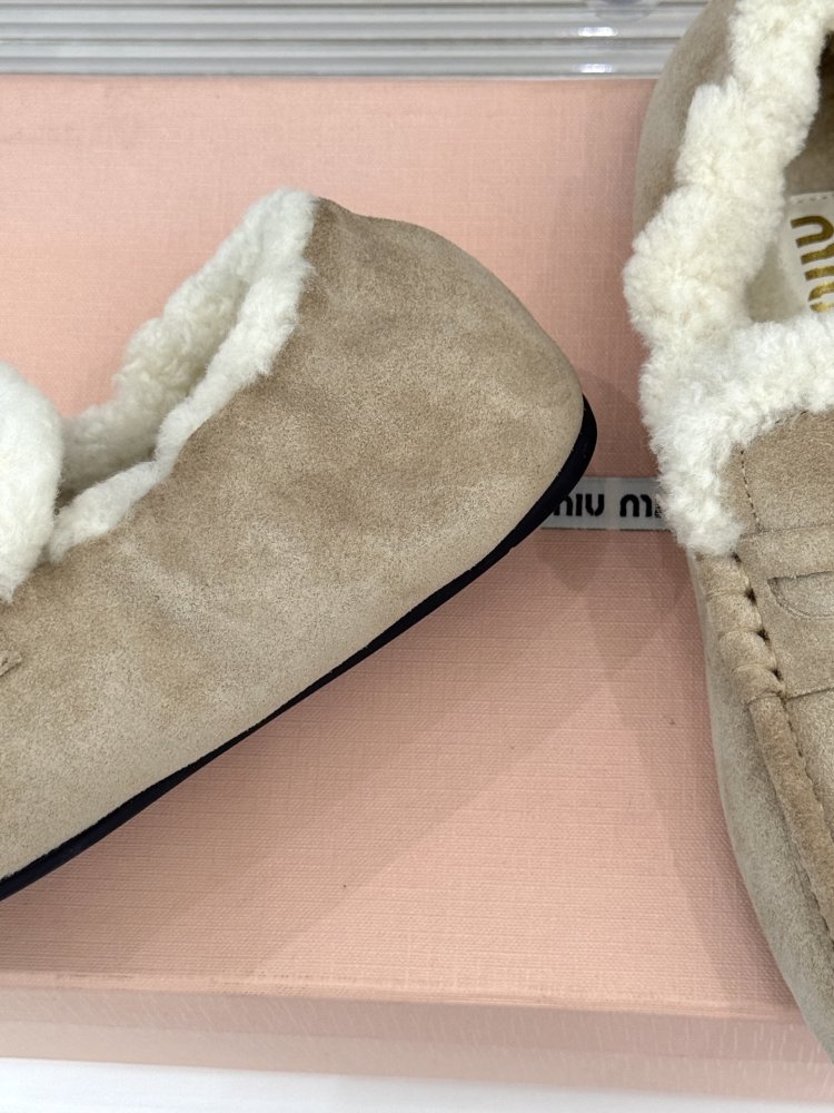 Лоферы на хутрі жіночі фото 6