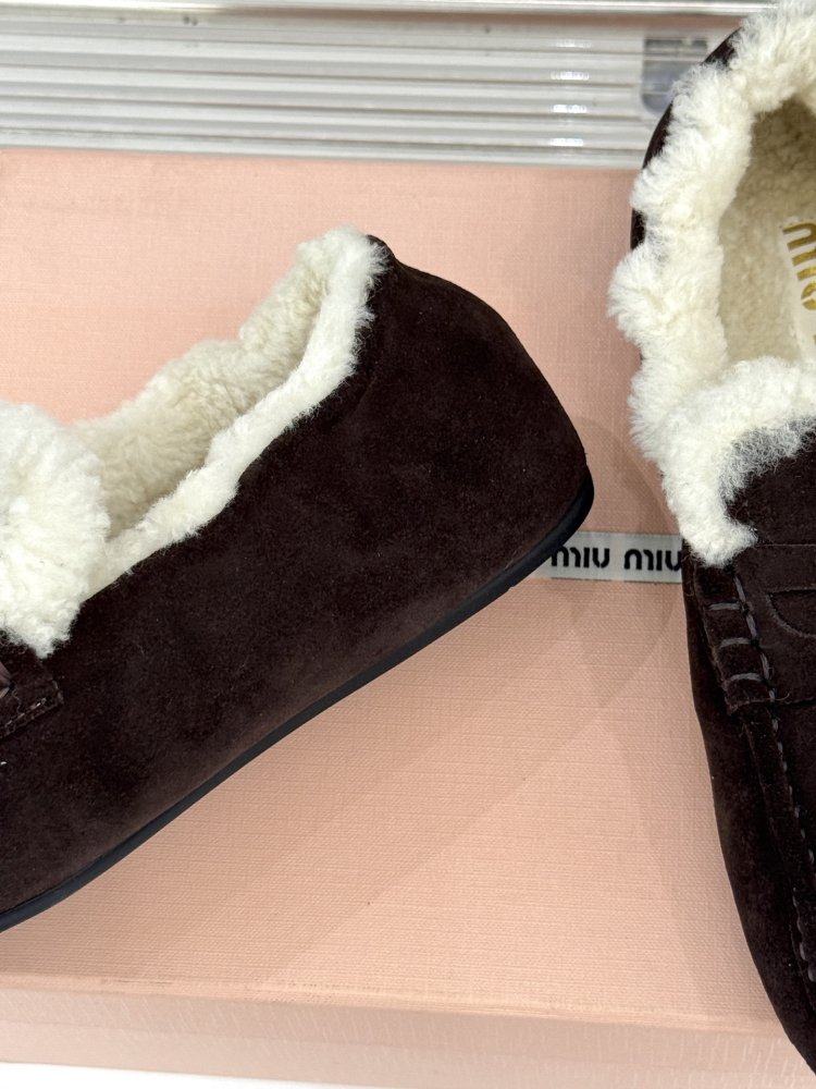 Лоферы на хутрі жіночі фото 6