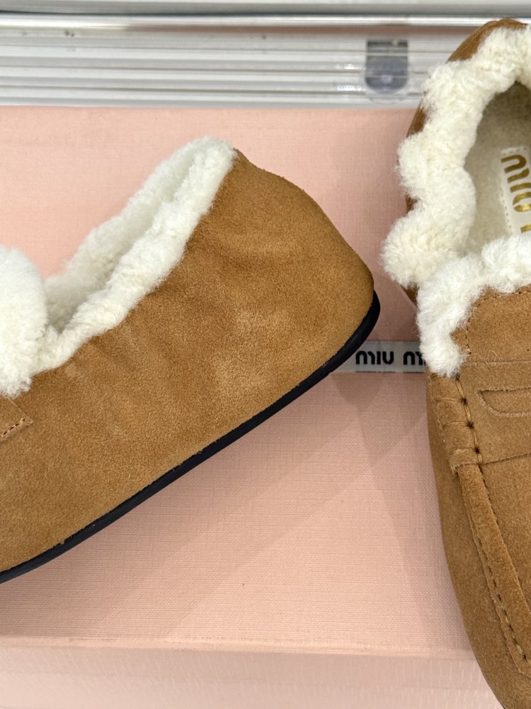 Лоферы на хутрі жіночі фото 6