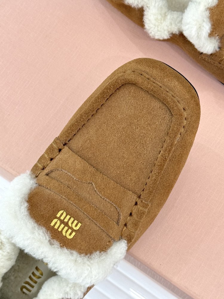 Лоферы на хутрі жіночі фото 7