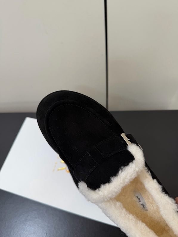 Лоферы на хутрі жіночі фото 7