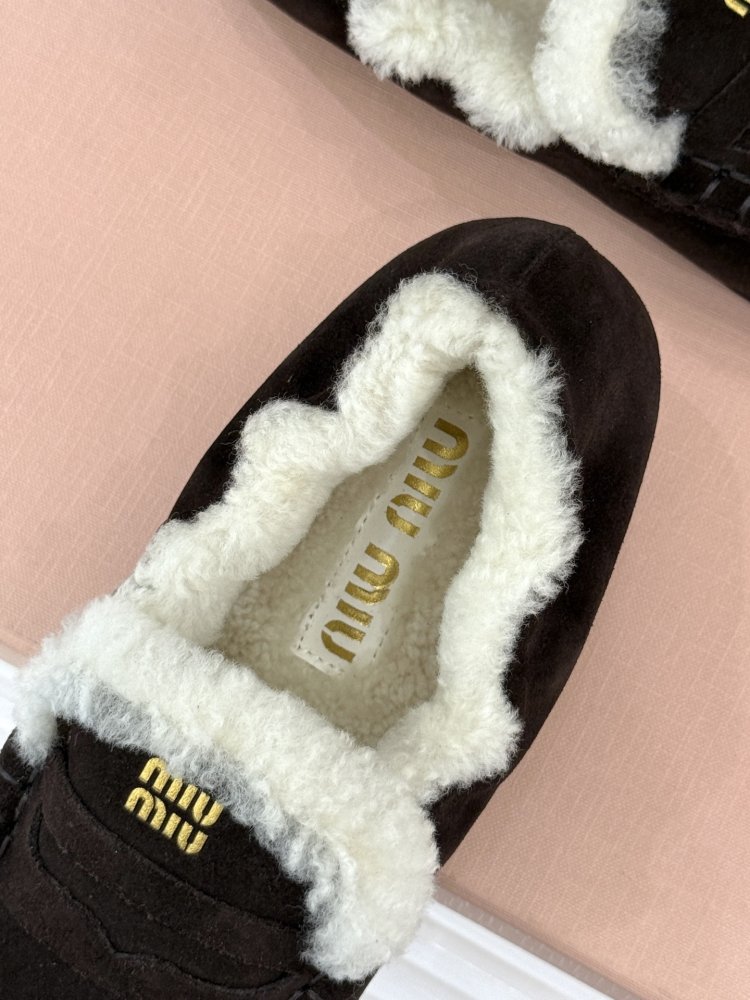 Лоферы на хутрі жіночі фото 8