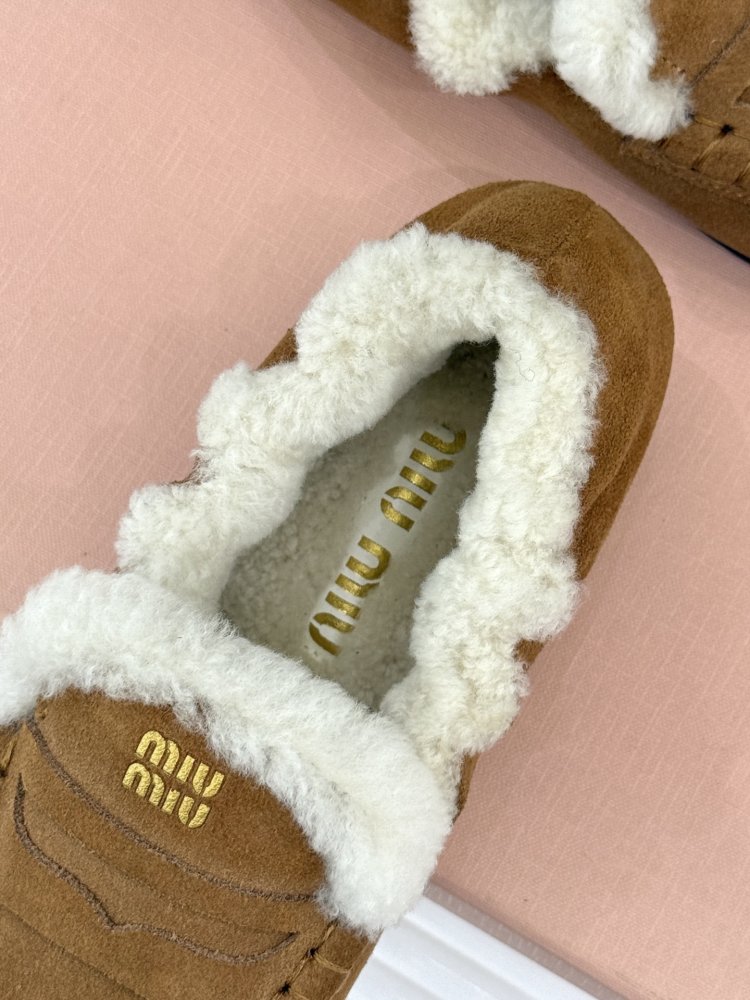 Лоферы на хутрі жіночі фото 8