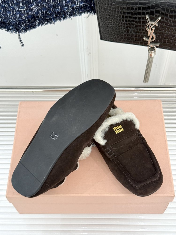 Лоферы на хутрі жіночі фото 9