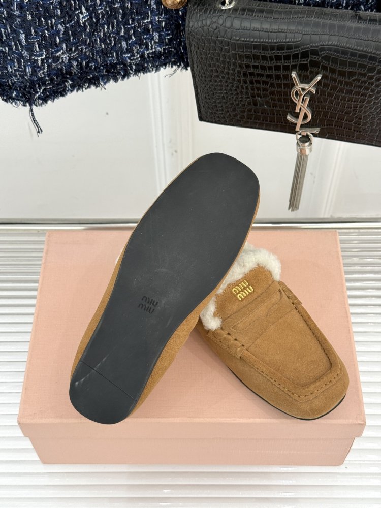 Лоферы на хутрі жіночі фото 9