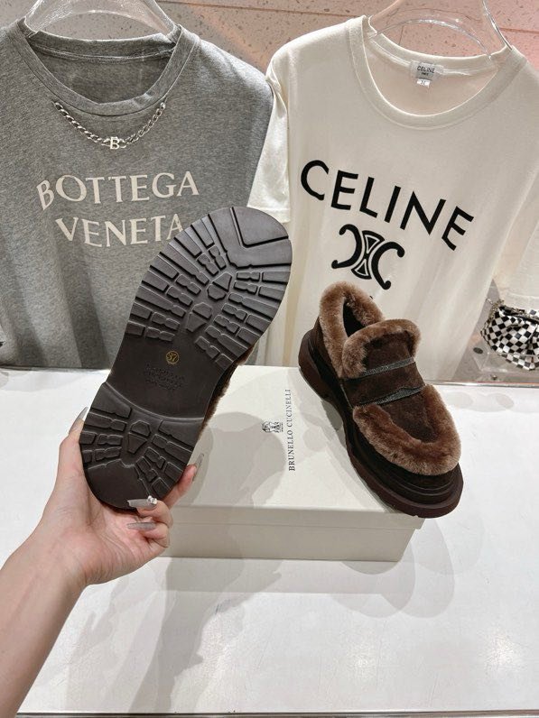 Лоферы на хутрі жіночі фото 9